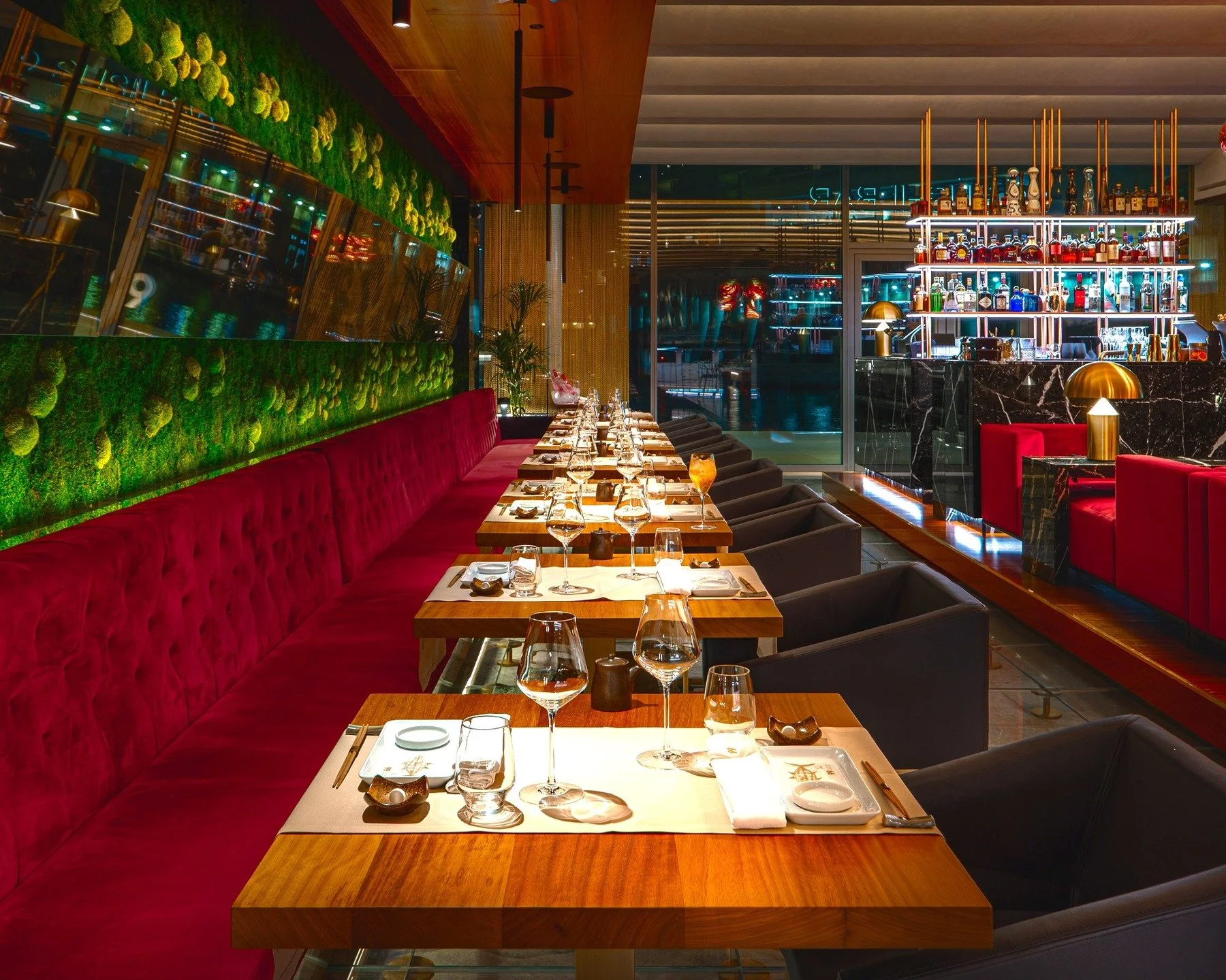 🇲🇨 Club Vivanova launches a series of gourmet networking events at the newly opened 99 Sushi Bar, where we will be serving two fabulous wines from Sliding Hill in New Zealand and an exclusive and first-ever European degustation of the 2010 Heritage