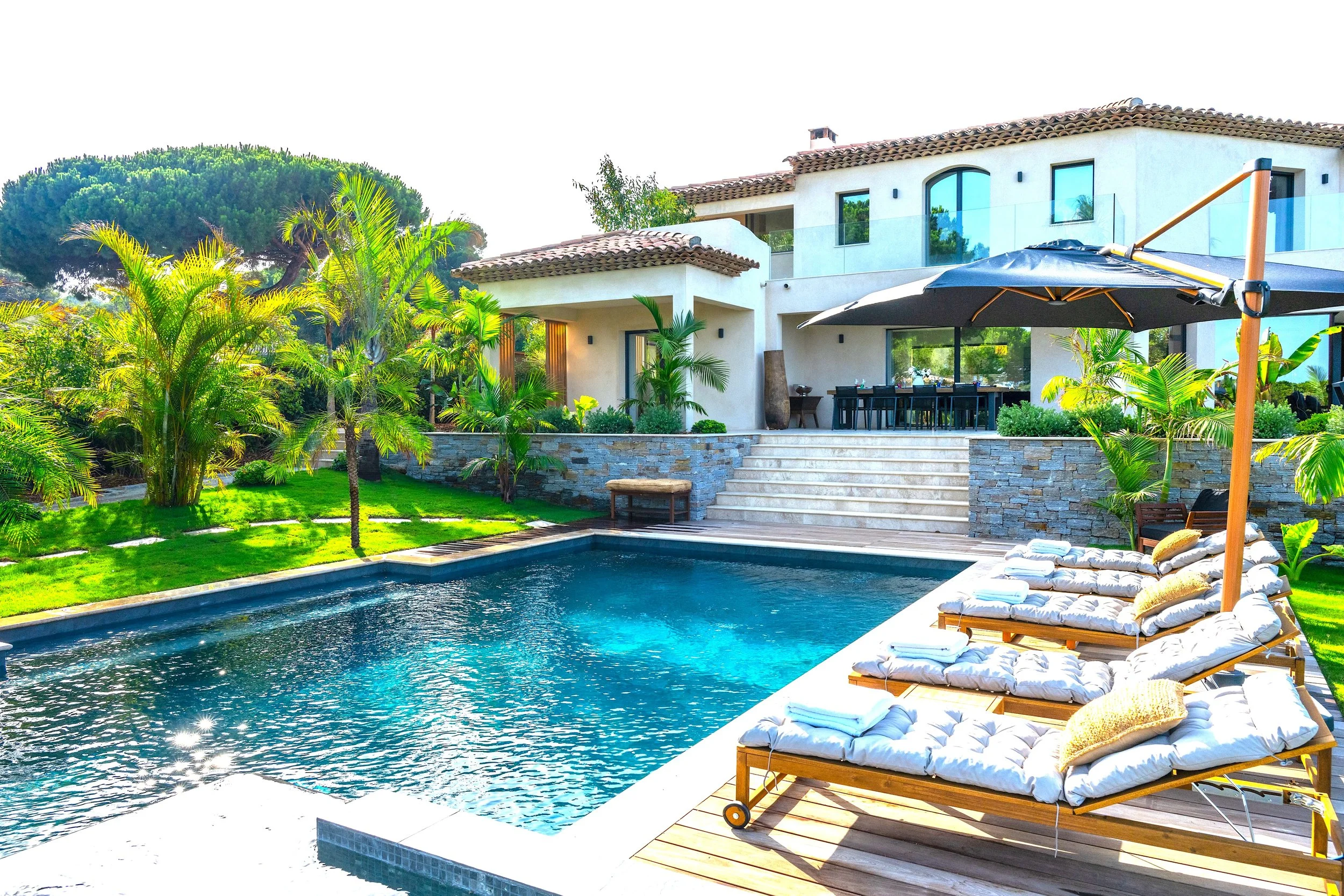 Hot Patch: Riviera Ease at Its Most Seductive