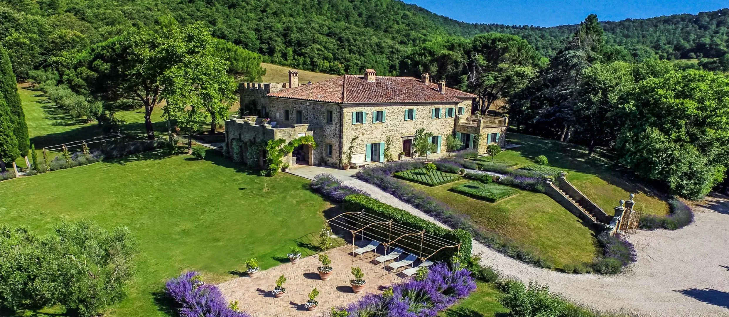 LeMarquis Luxury Villas: Tuscan Elegance in the Hills Above Cortona