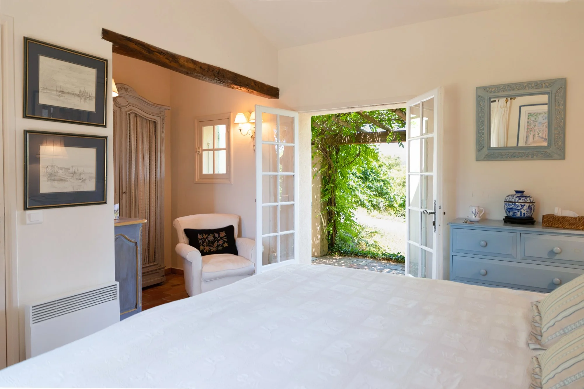 St Tropez Country Retreat 21.jpg
