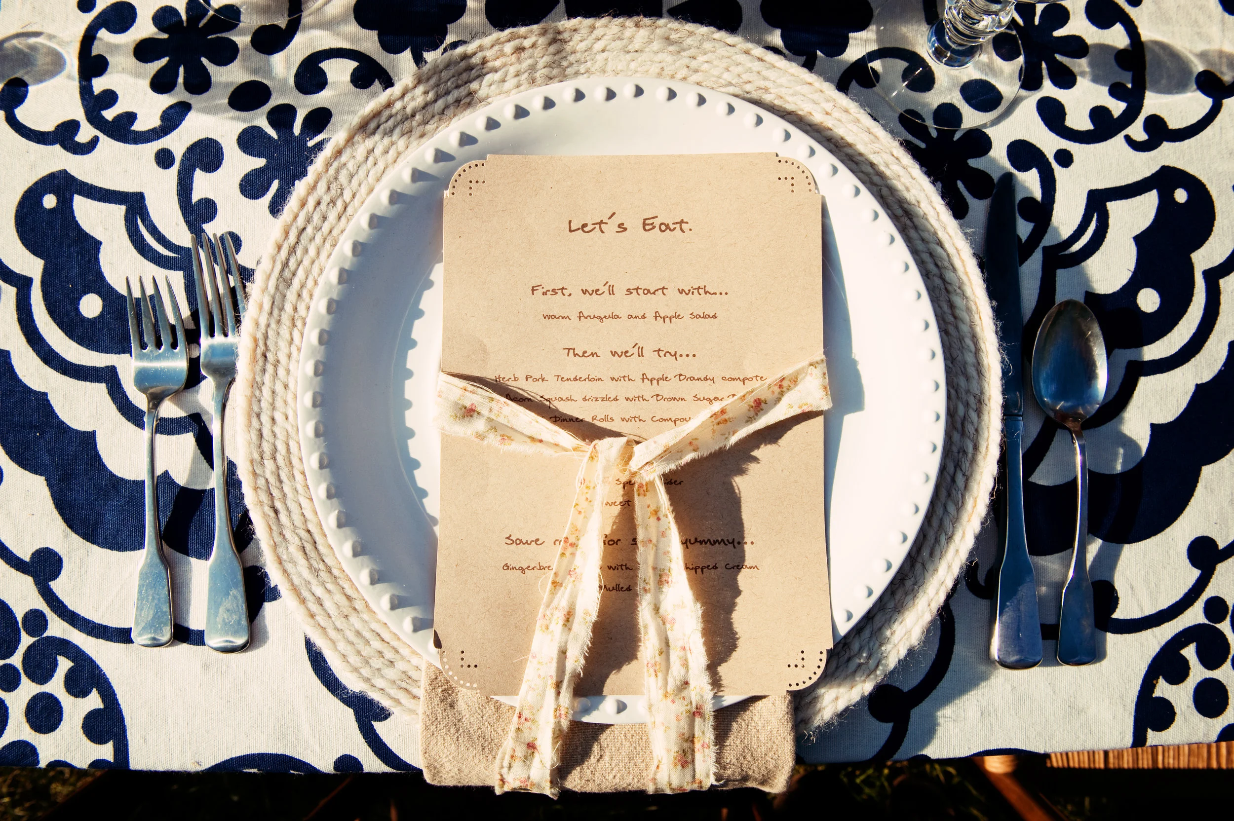 Laura printed up these sweet greetings and thoughtfully wrapped them with a home made cloth ribbon.  The wool yarn chargers brought another texture to the table and provided another nod to a rustic table setting. 