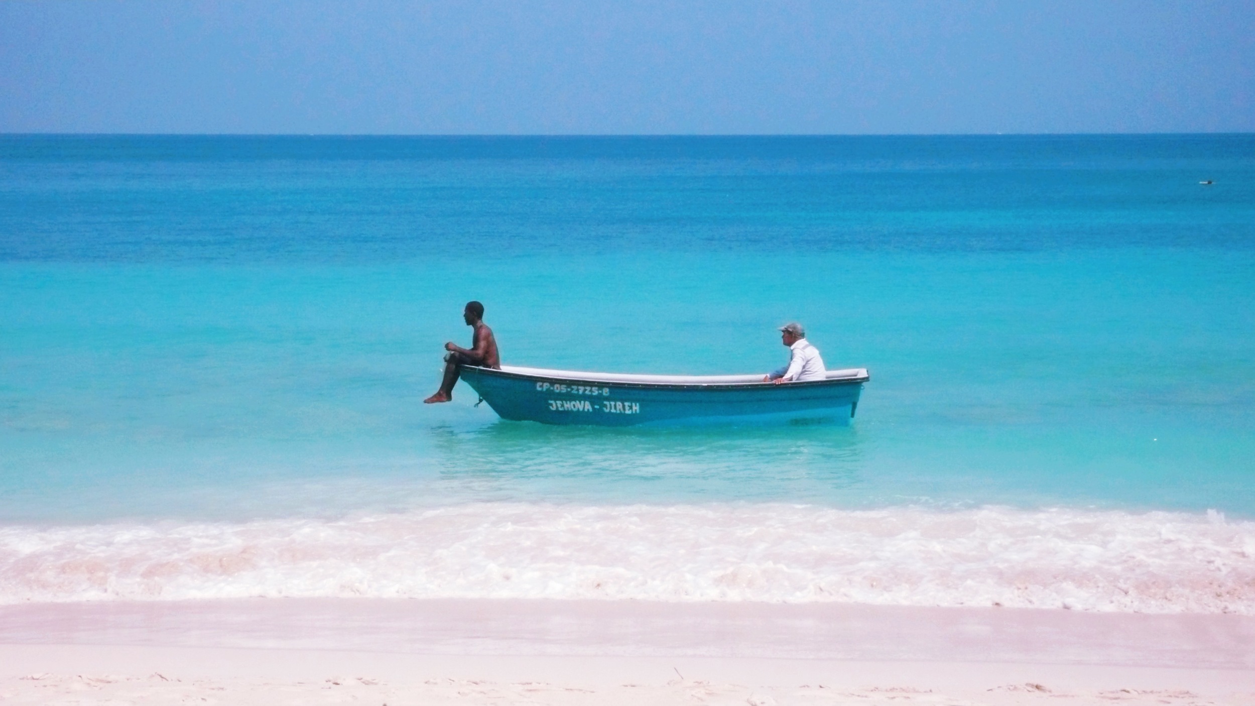 colombia boat w:men.jpg