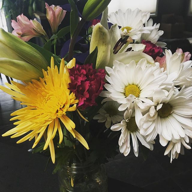 Yesterday was the final shoot in the Lipstick &amp; Lace Edmonton Studio... and my main Makeup&amp; Hair Artist @eclectica_beauty sent flowers for me with our client.... warmed my heart💗and reminded me how wonderful this co-creation has been over th