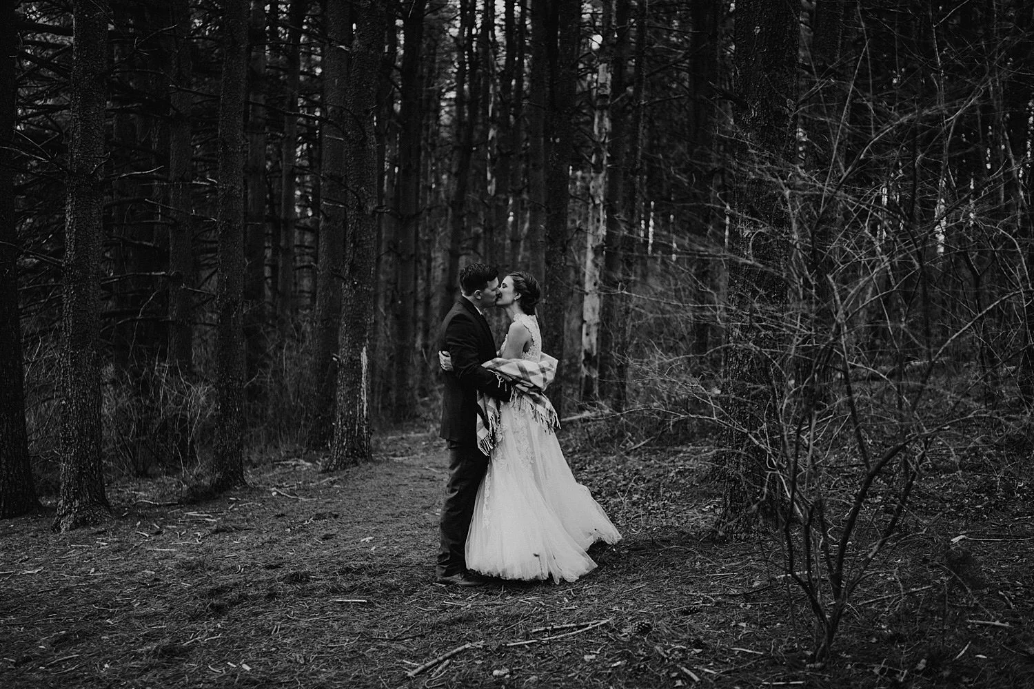 woodsey-elopement-_008.jpg