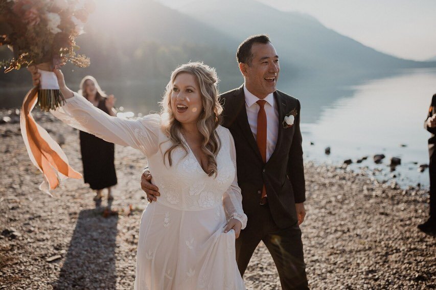 One year later✨👩&zwj;❤️&zwj;💋&zwj;👨✨ We traded the smoke for fog at Lake Wenatchee this weekend, but so great to revisit where we said &ldquo;We Do&rdquo; on 10-01-2022.&hearts;️