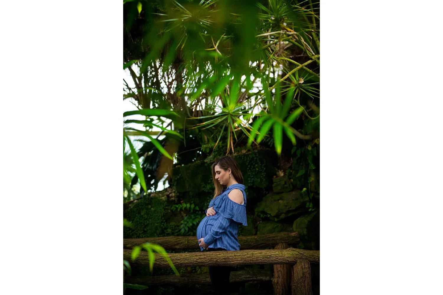 004-2-greenhouse-maternity-photos-delaware-county-photographer.jpg