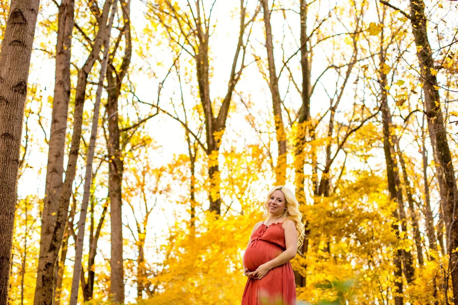006-fall-maternity-photos-outdoors-valley-forge-park.JPG
