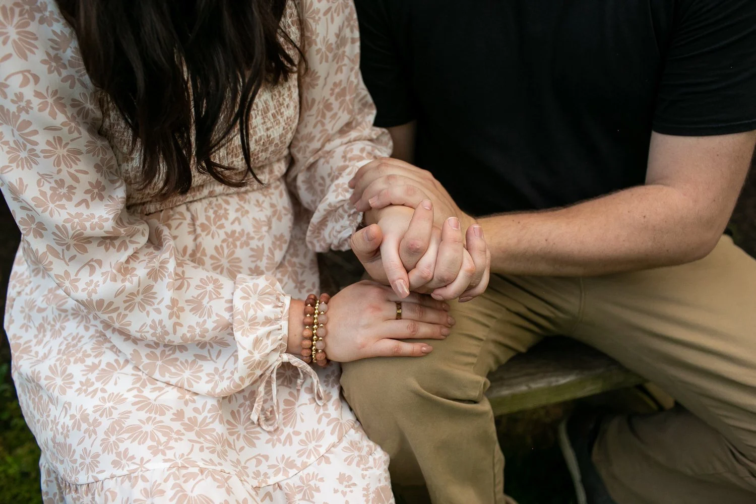02_ENG_Highlights-024-engagement-photos-holding-hands.JPG