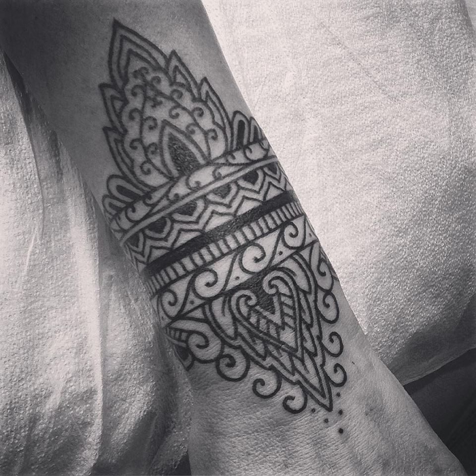 Henna Wrist Cuff Tattoo - Temu