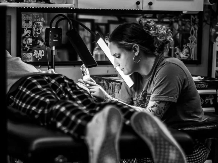 Nellie tattooing