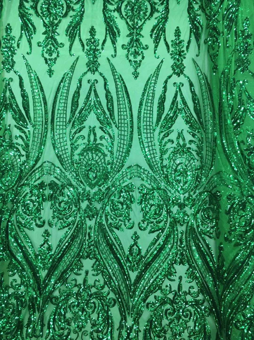 CURVES EMERALD.jpg