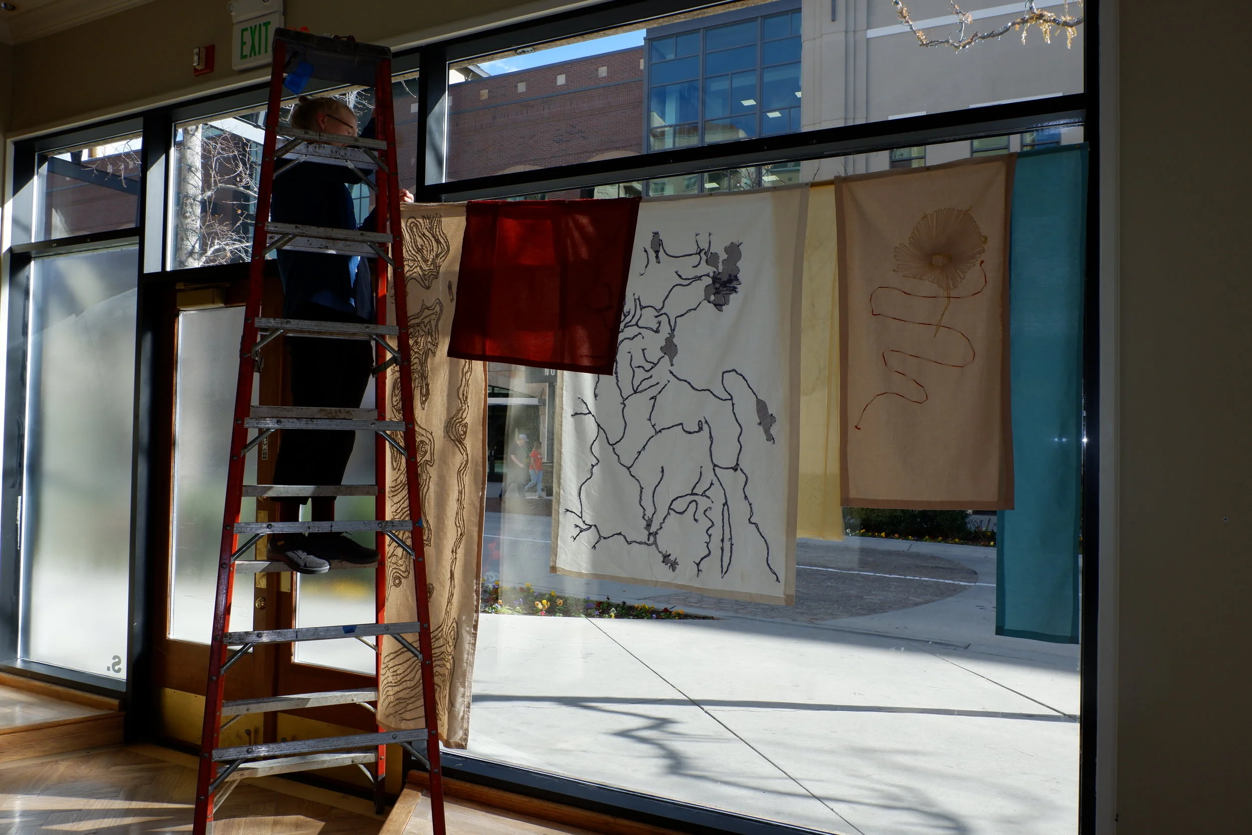 brinley-froelich-boo-forever-windowdisplay7.JPG