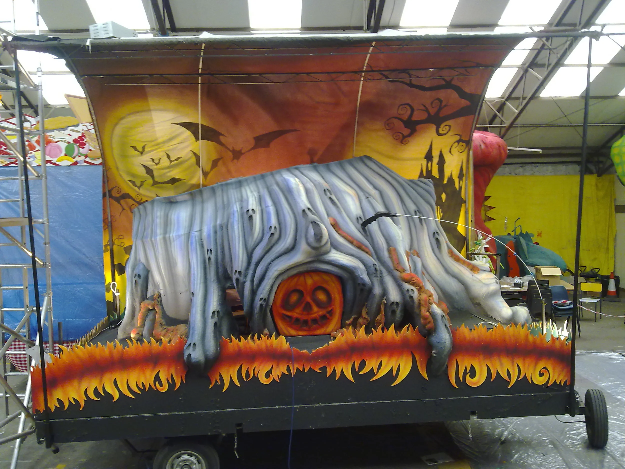 Halloween Tree Stump Float