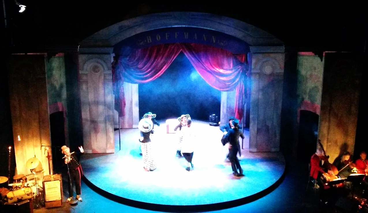 The Family Hoffmann's Christmas Mystery Palace