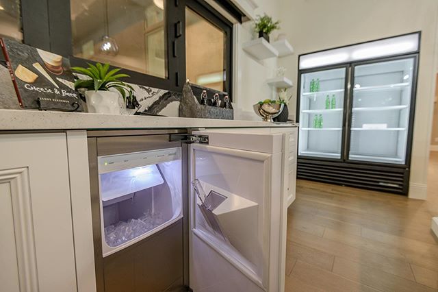 Serving guests with ice cold drinks is never an issue with this built in ice maker! Hosting skills on point!
📸🏡🍾🍸🧊 📍 10195 East Santa Catalina Drive, Scottsdale, AZ
🔶
arizonalistingmedia.com
Photography 📷
Video 🎥
Drone Aerials 🛰
Virtual Wal