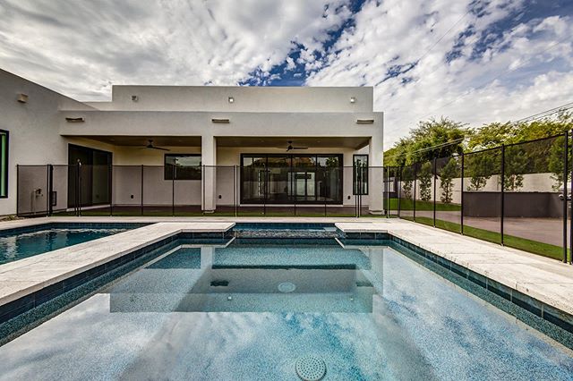 Colder temps call for a hot tub!! 🔥🏡🌵⛰📸
📍4016 E San Miguel Ave, Phoenix, AZ
🔶
arizonalistingmedia.com
Photography 📷
Video 🎥
Drone Aerials 🛰
Virtual Walkthroughs 🕹
🔶
#arizonalistingmedia #arizonalistingpros #arizonalisting #newbuild #bluesk