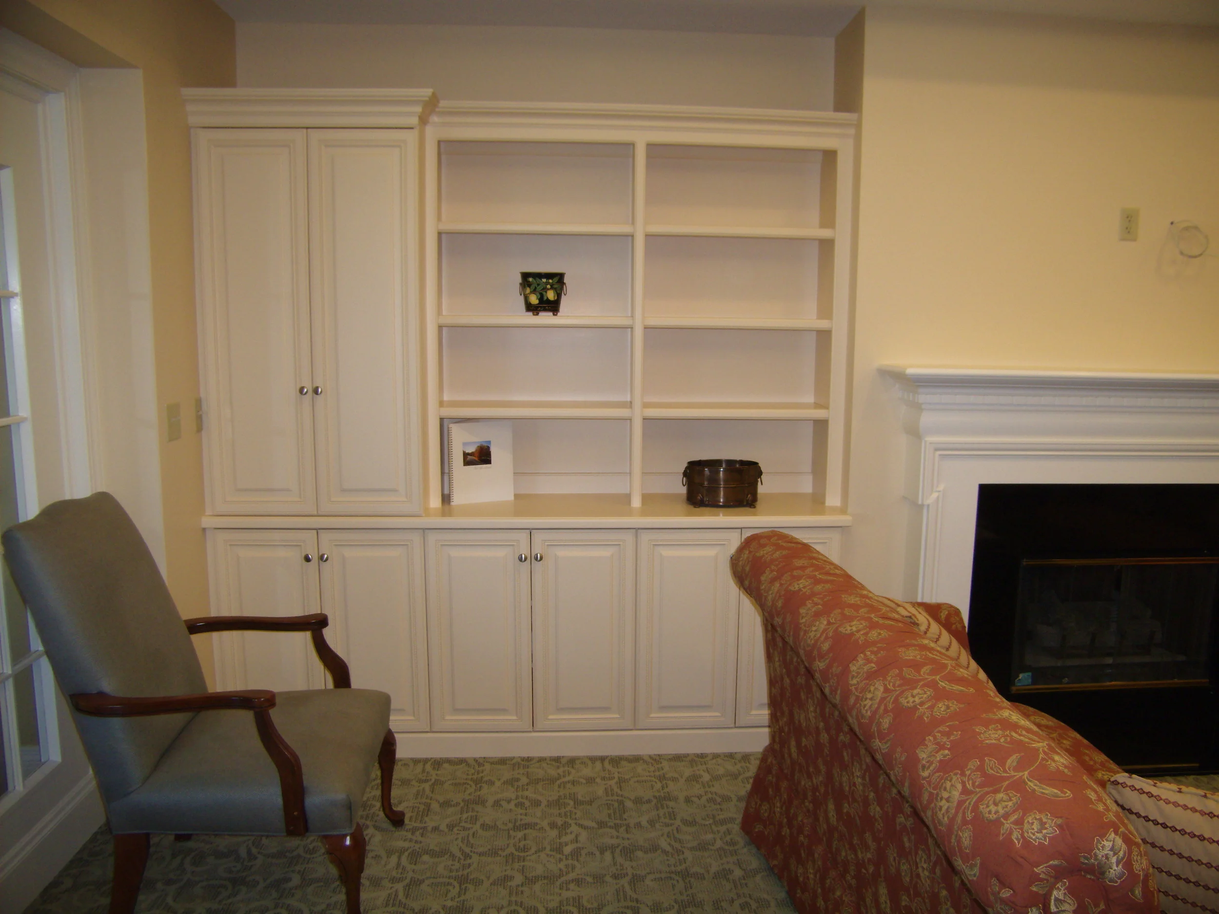 Entertainment  white.JPG