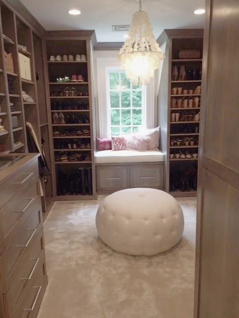 Dressing room w ottoman.JPG