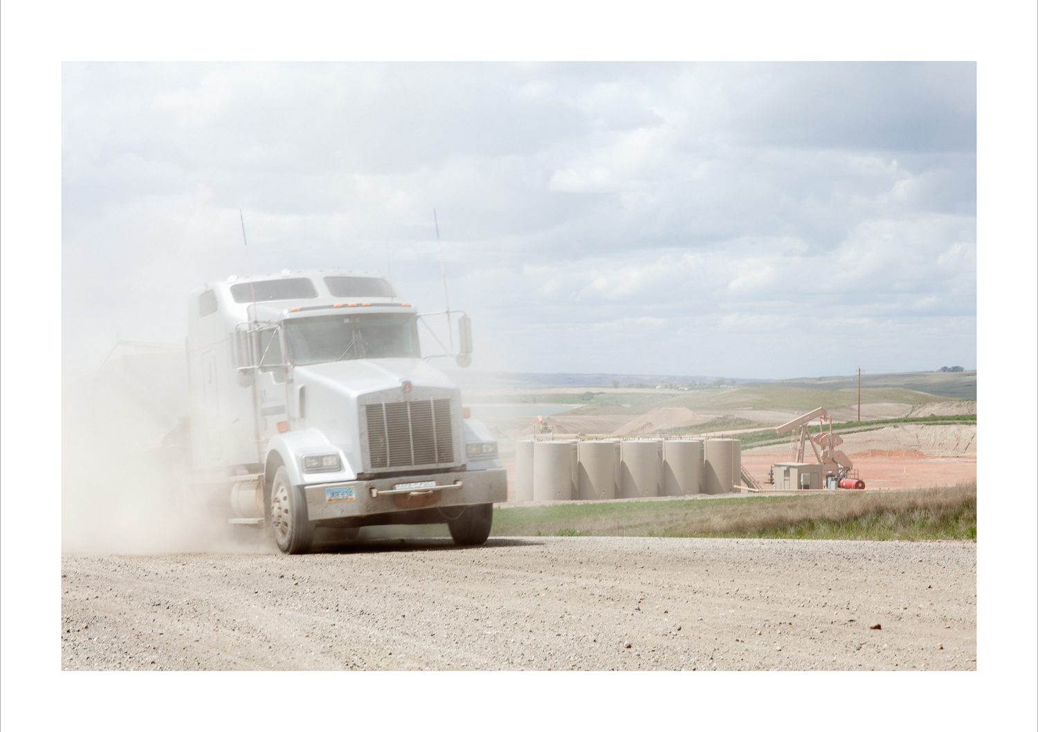 _MG_3764expTruck-with-dust-print.jpg