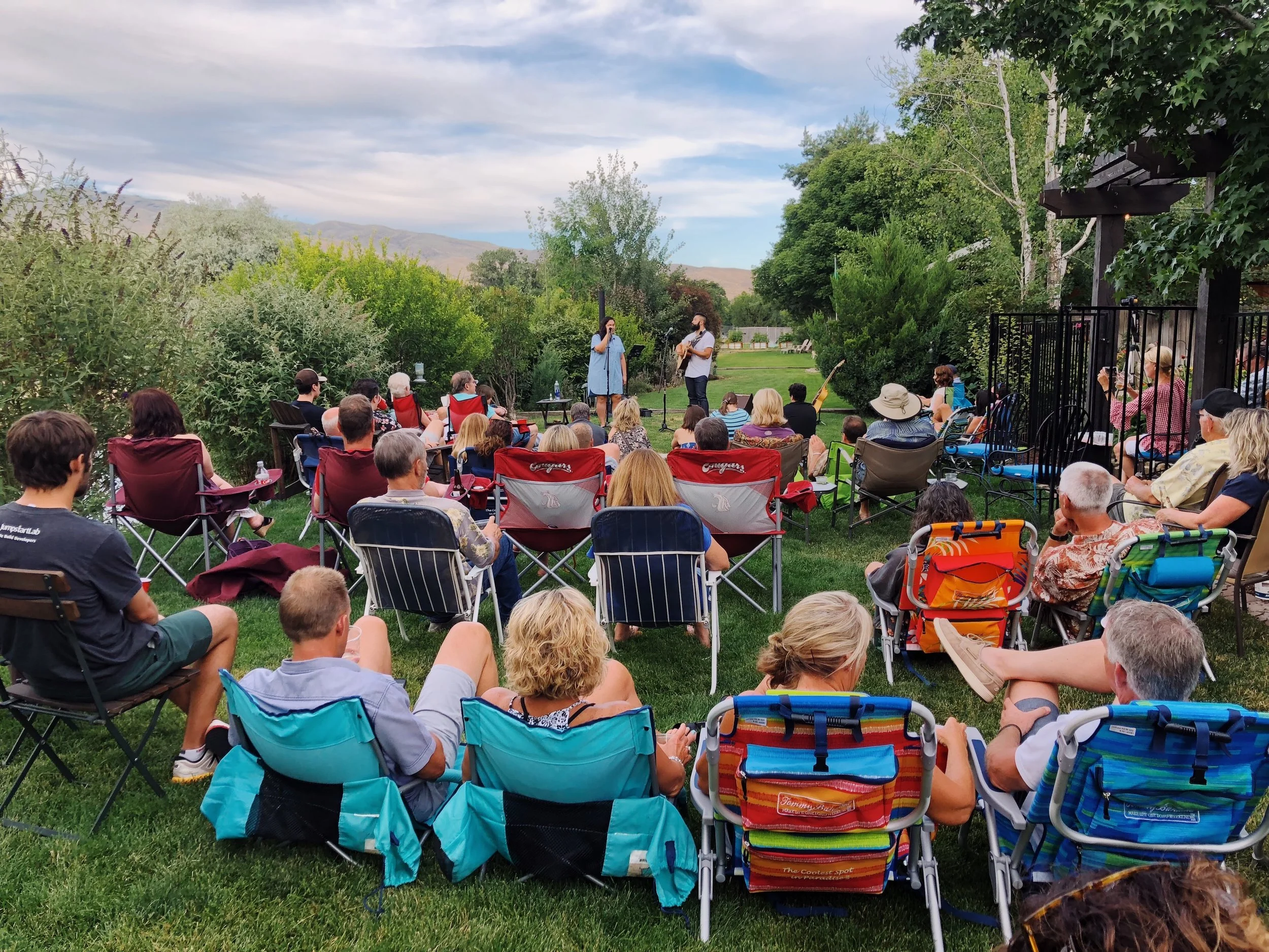 The Blue House Stage (House Concert) w/ Fox &amp; Bones