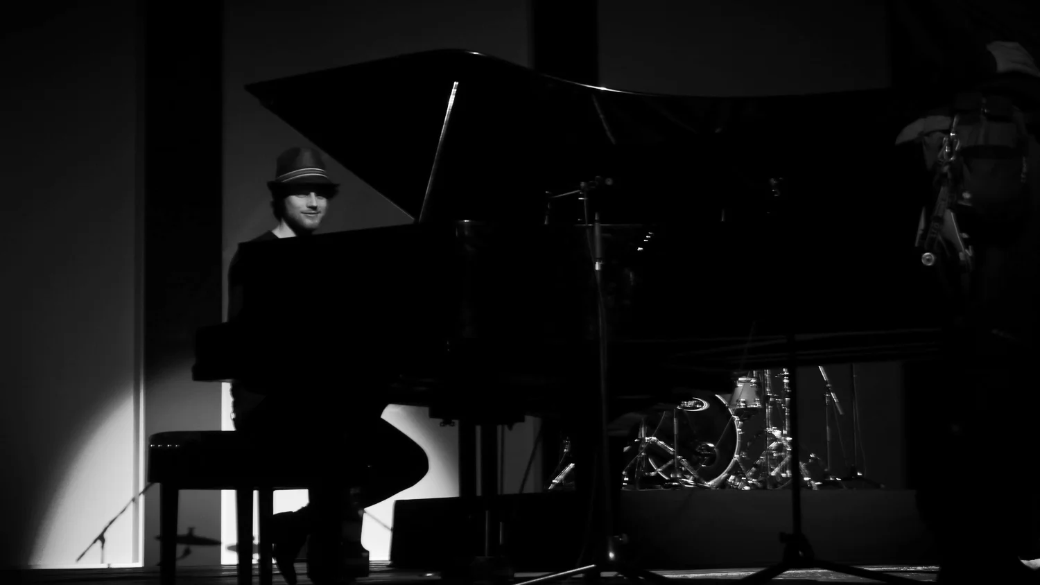 DM PIC_Prague TRNS_by AG_015.JPG