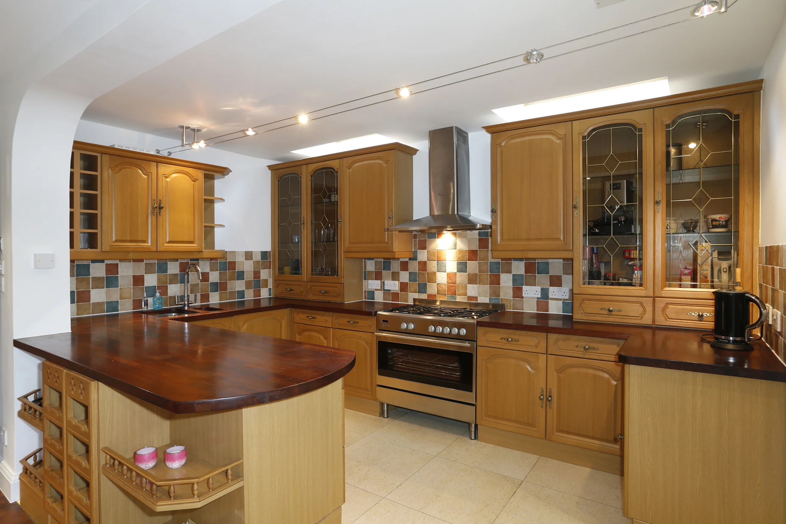 Coombe Lane 241 - Kitch.jpg