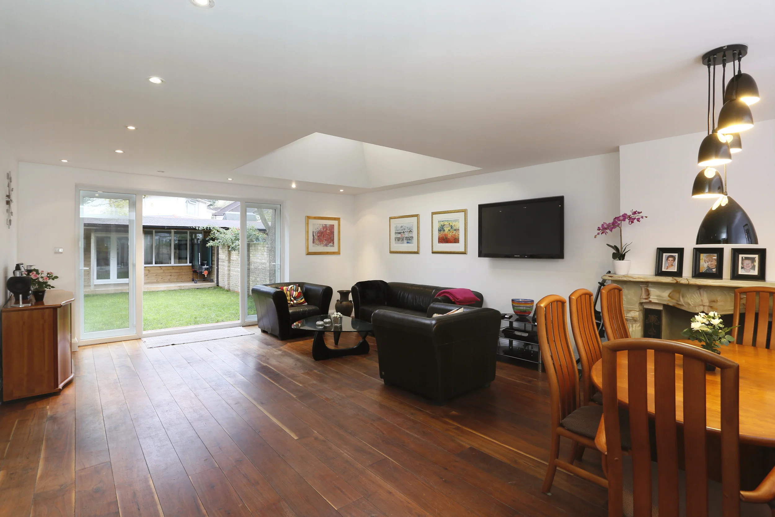 Coombe Lane 241 - Recep-Gdn.jpg