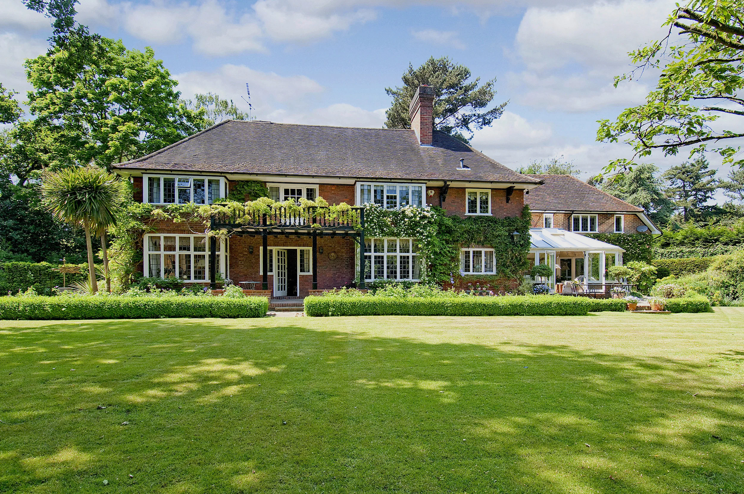 5 EDGECOOMBE CLOSE REAR EXTERIOR MED RES.jpg