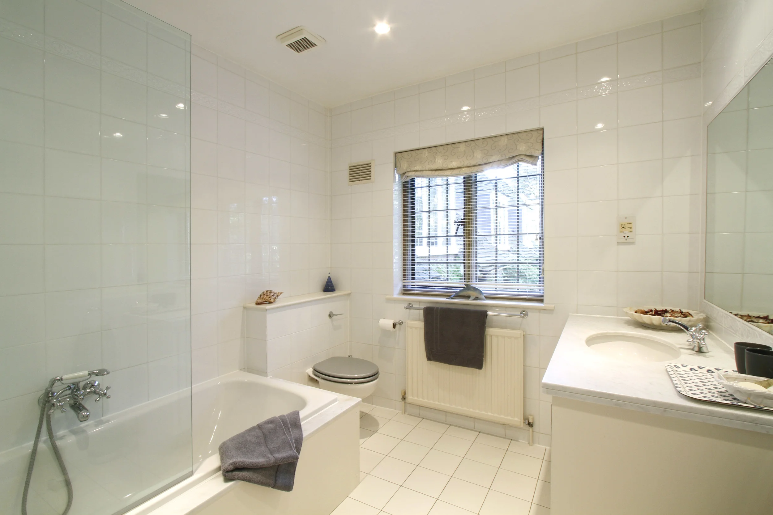 Edgecombe Close 5 - Bath.jpg