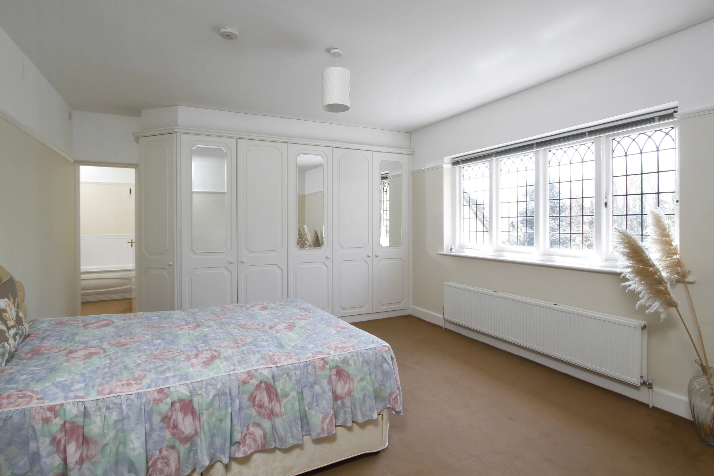 Brook Gdns 5 - Bed.jpg