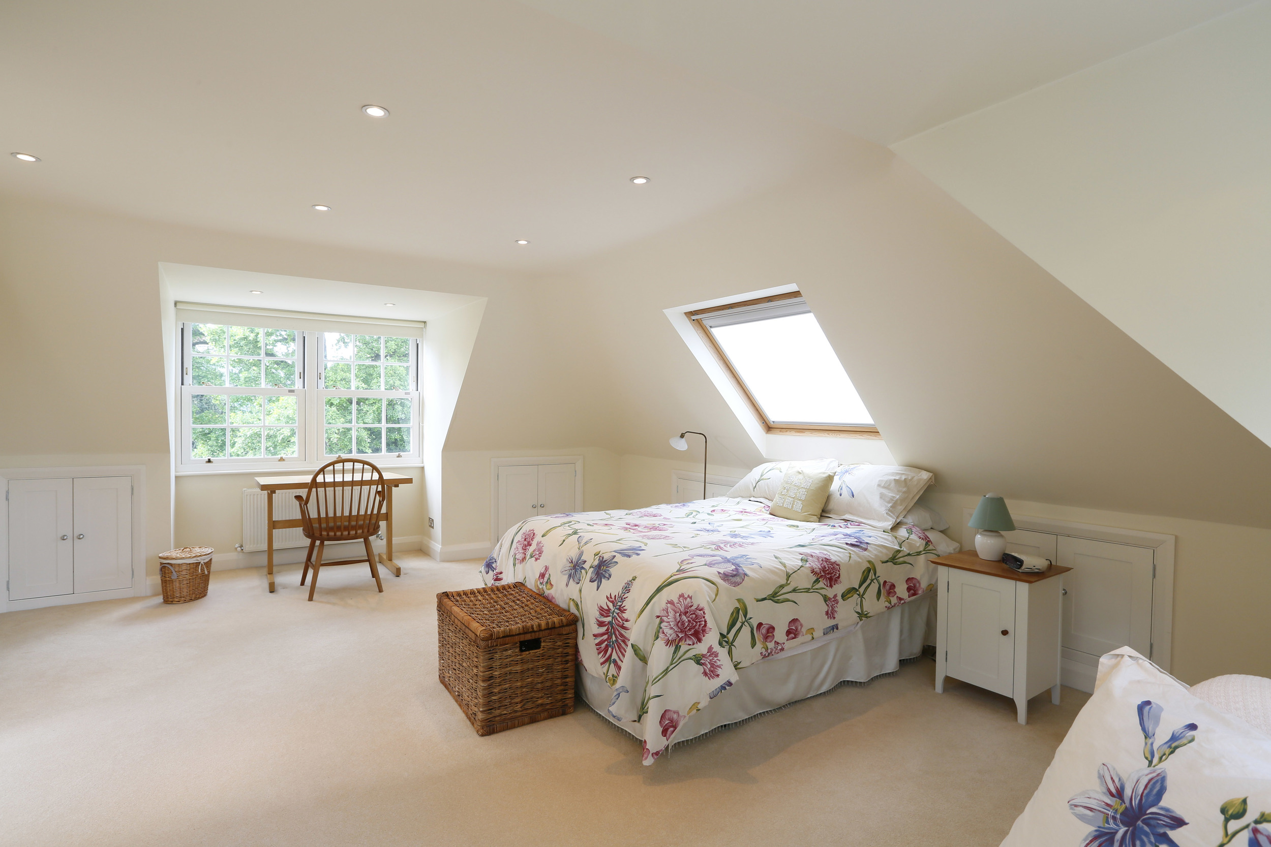 Coombe Lane West 125 - Top Bed.jpg