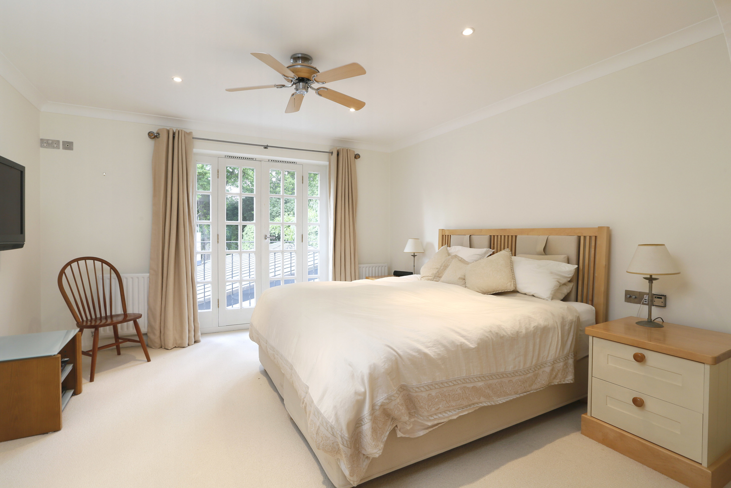 Coombe Lane West 125 - M Bed.jpg