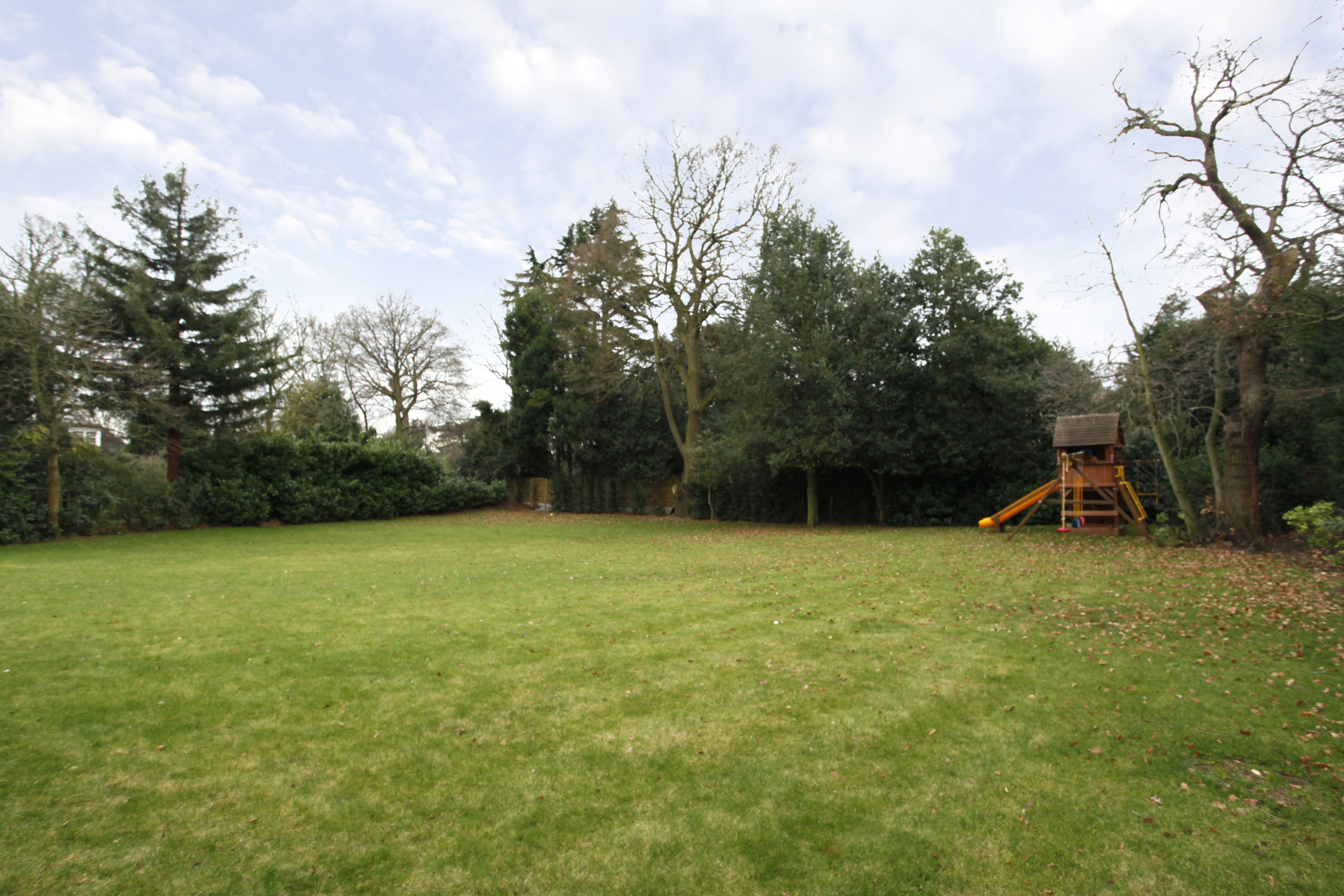 Athena Coombe End - Gdn.jpg