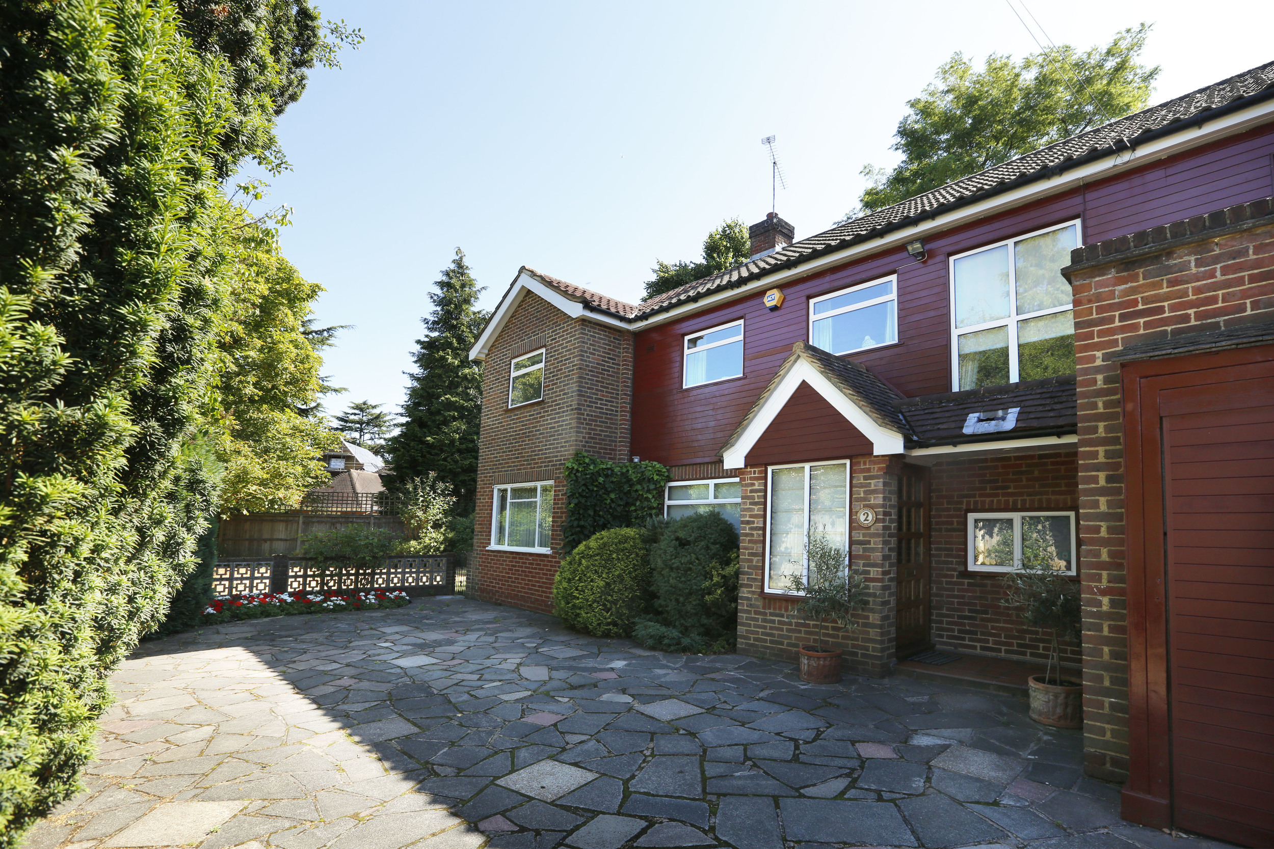 Fairlawn Close 2 - Front Ext.jpg