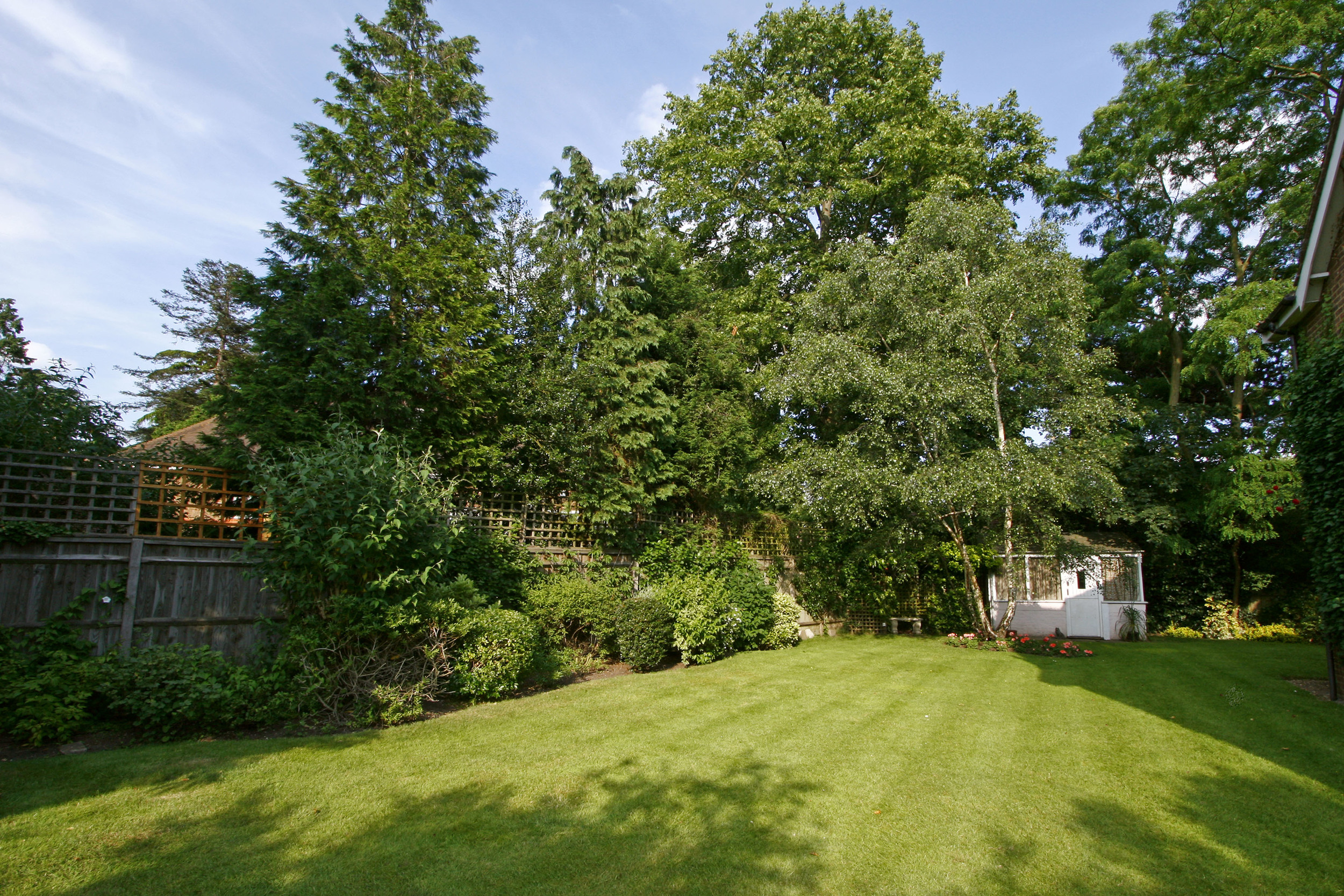 Fairlawn Close 2 - Gdn.jpg