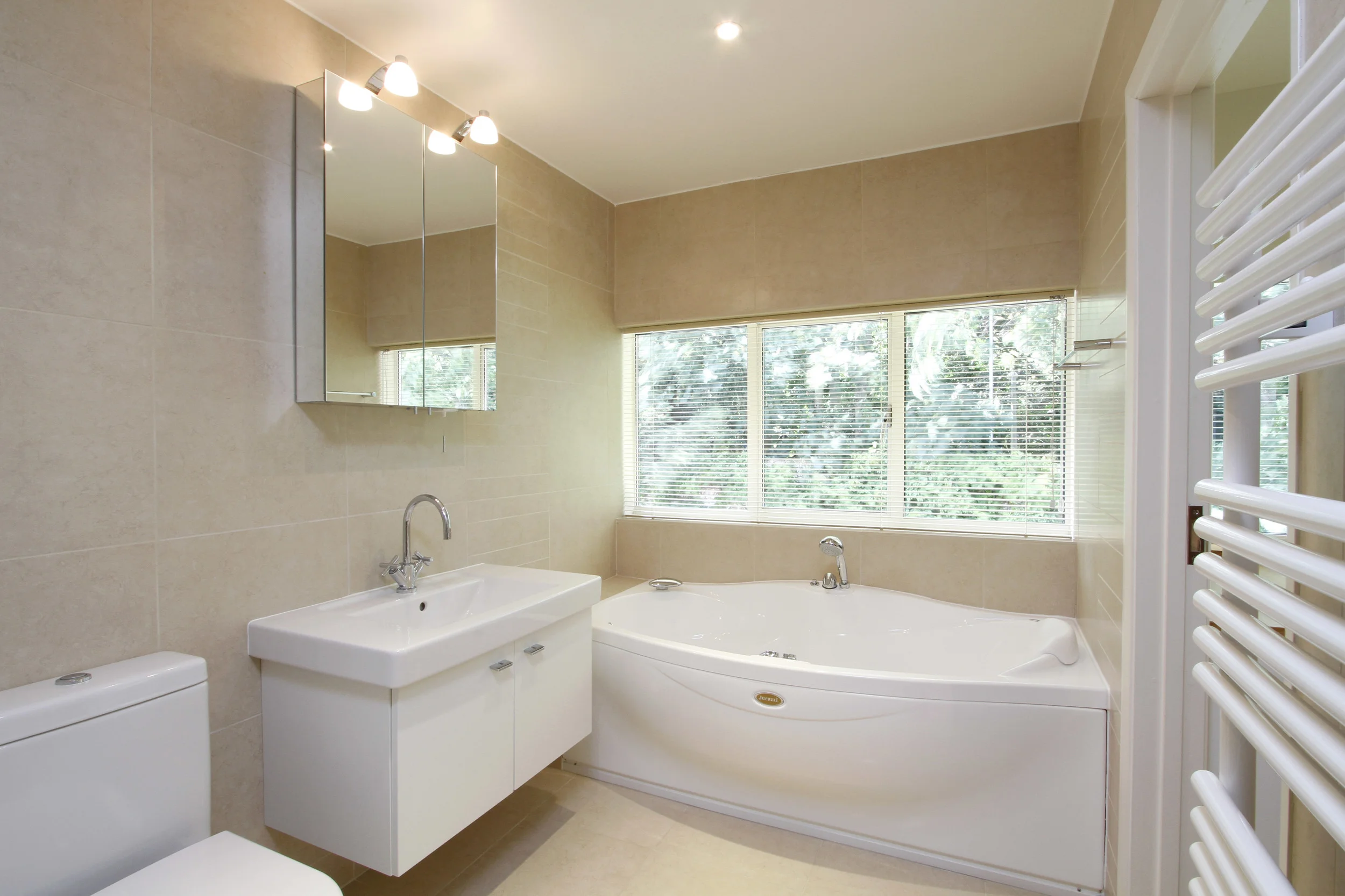 Turret Hse - En-suite.jpg