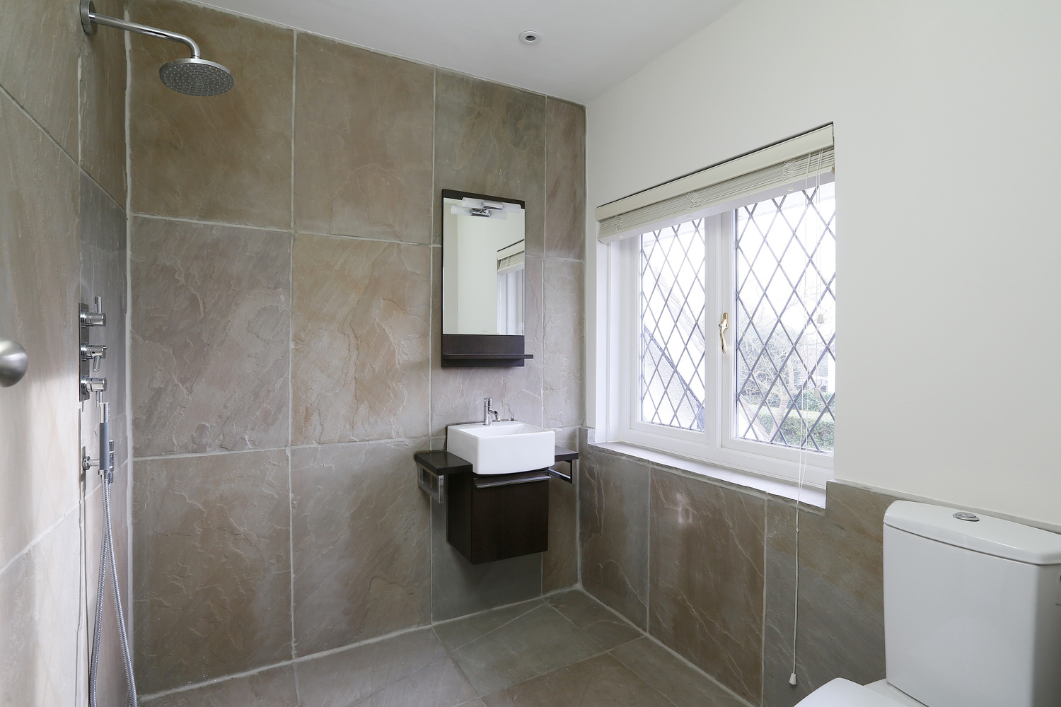 Coombe+Lane+W+19+-+En-suite.jpg