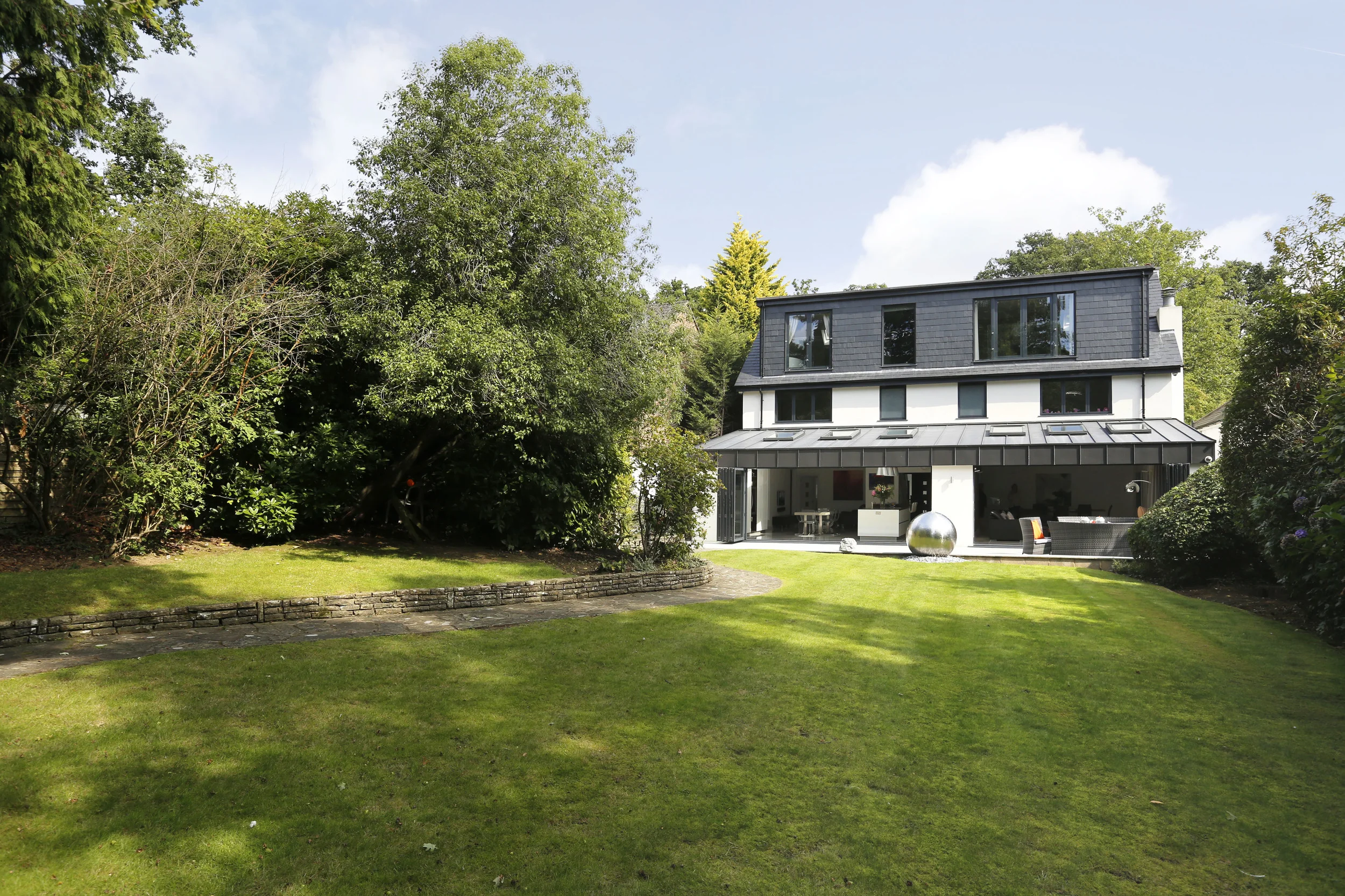 Henley Drive 5 - R Ext.jpg