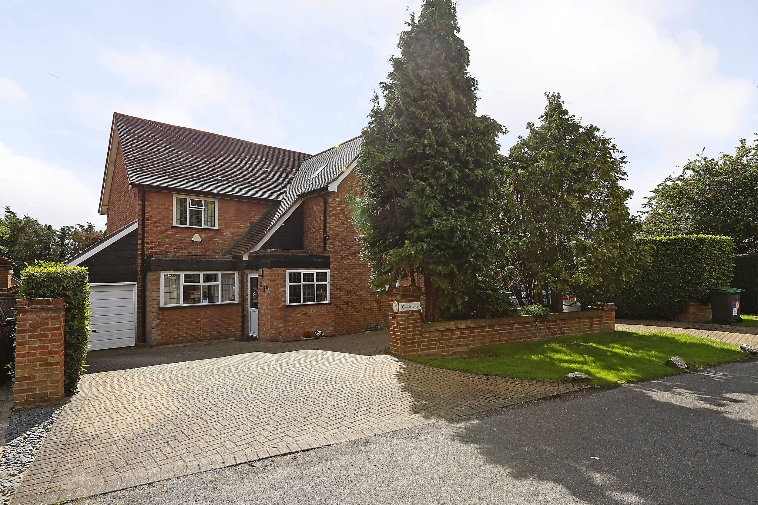Burghley Rd 21 - Front Ext.jpg