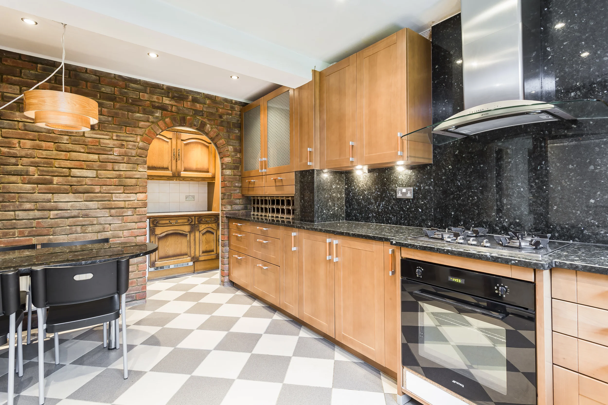 KITCHEN 2.jpg