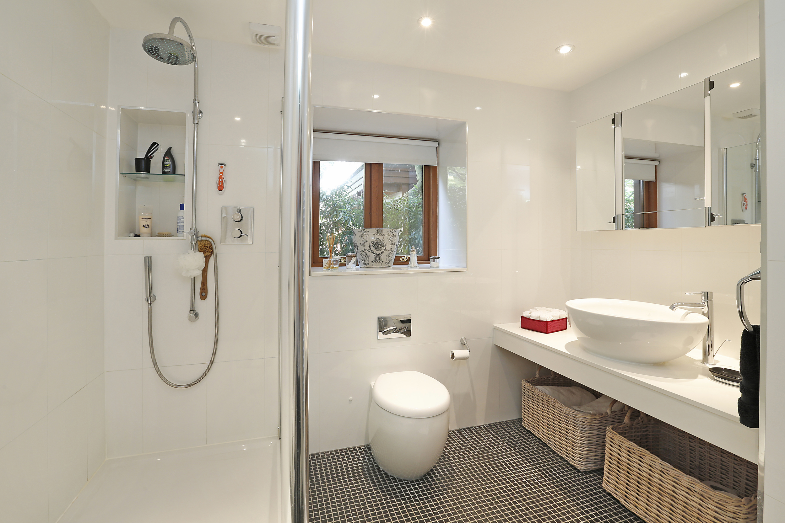 Watergardens 32 - Shower.jpg