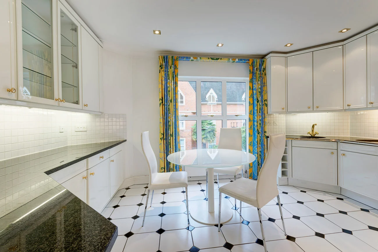 Kitchen4.jpg
