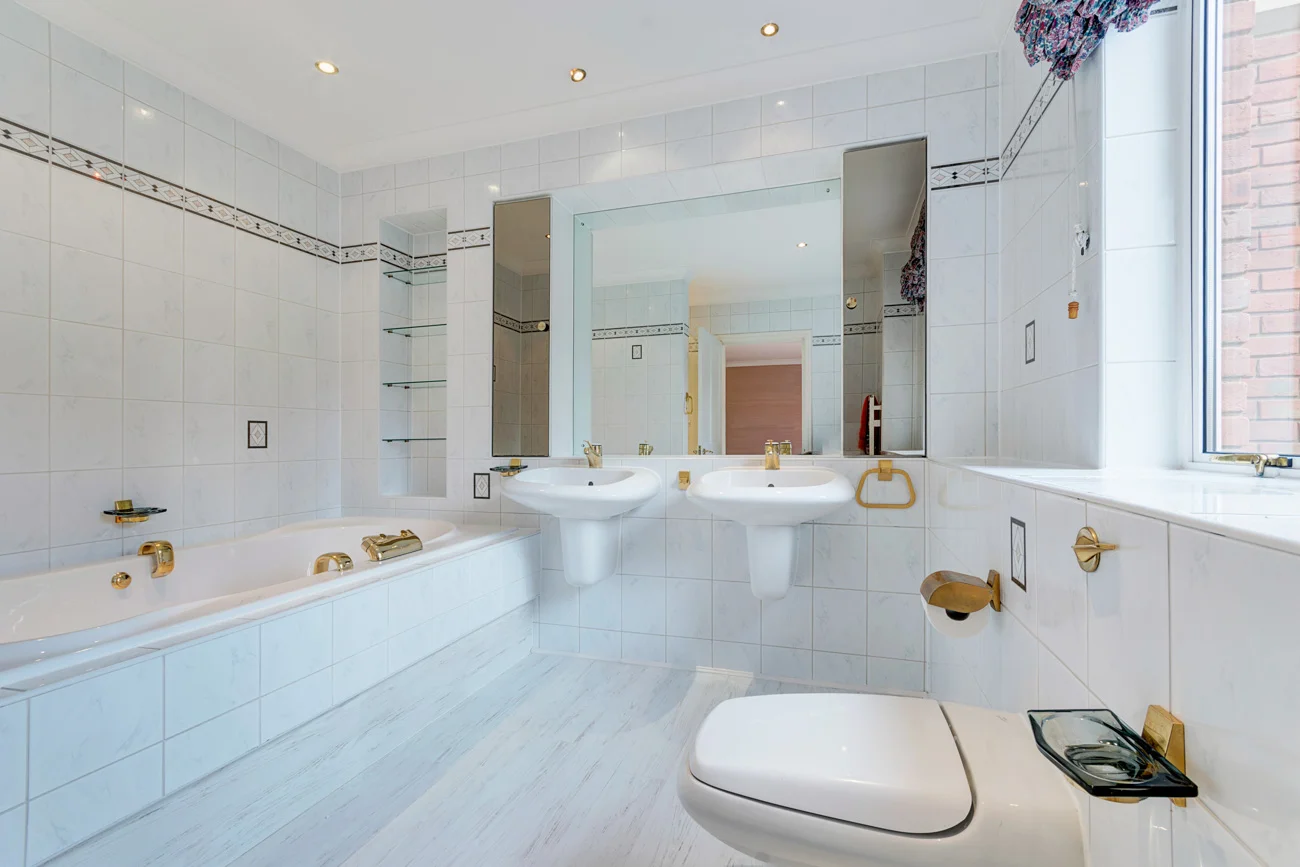 Master_Bath_1.jpg