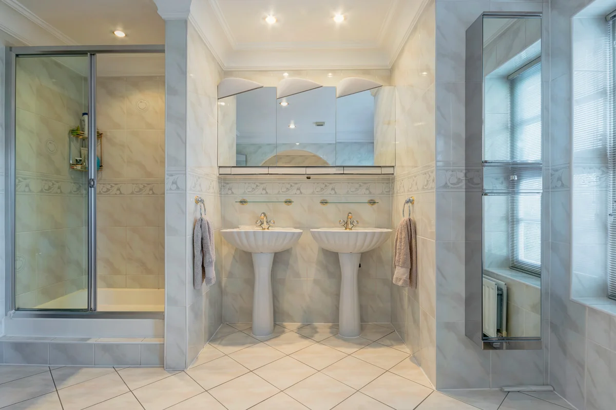 master ensuite shower.jpg