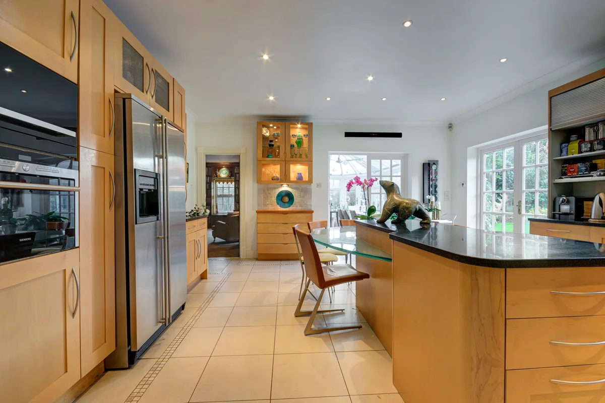 kitchen 2.jpg