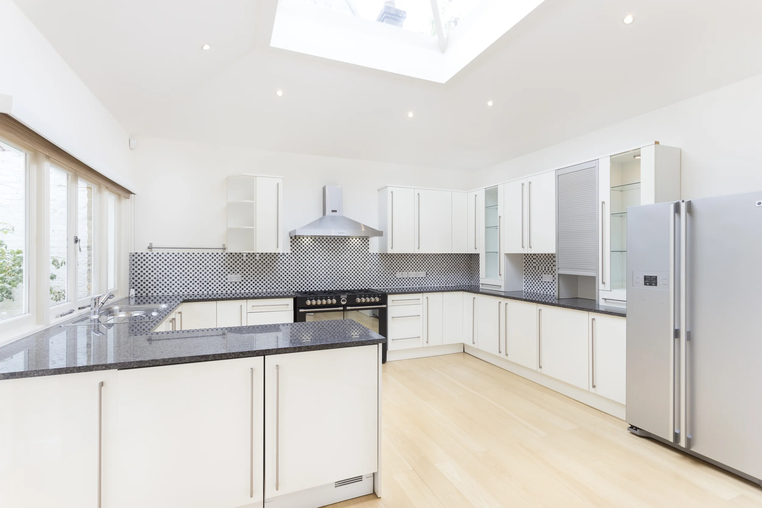 KITCHEN 1.jpg