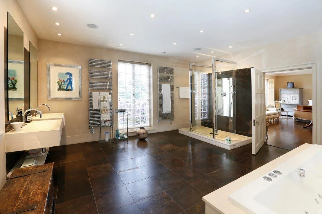 Soames House - En-suite.jpg