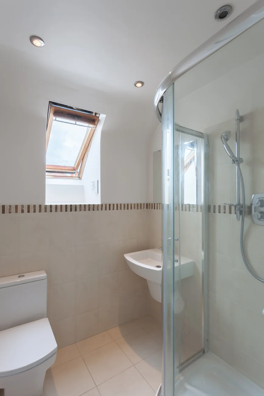 12 Lynton Road-17.jpg