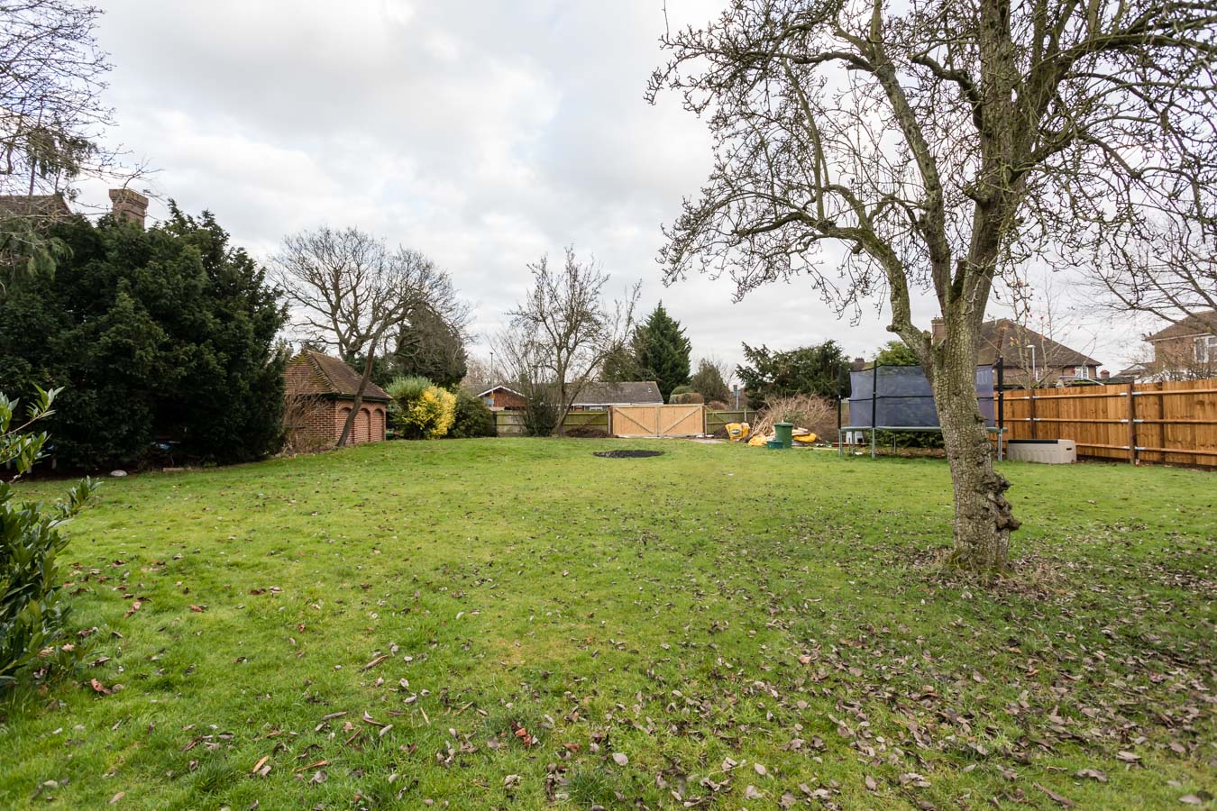 2a Wolsey Close-3.jpg