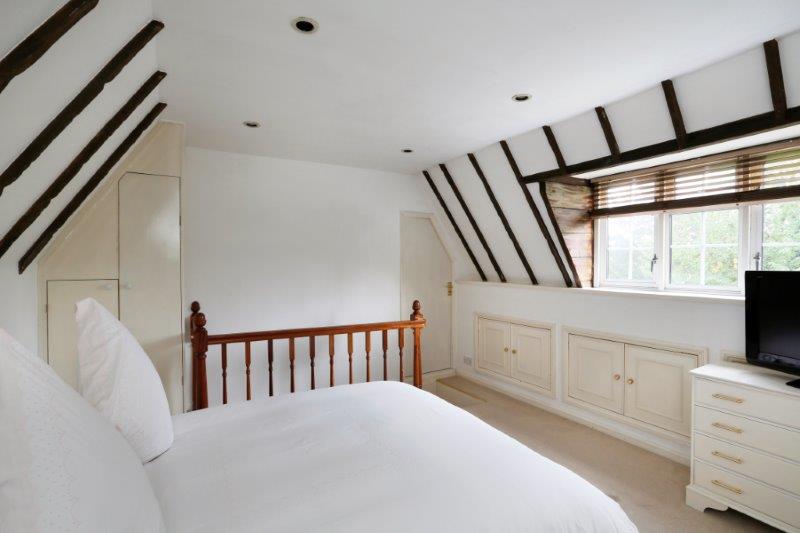 Zanta - Top Bed.jpg